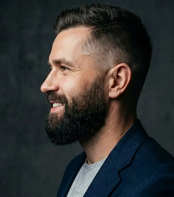 Strzyżenie męsie — realizacja